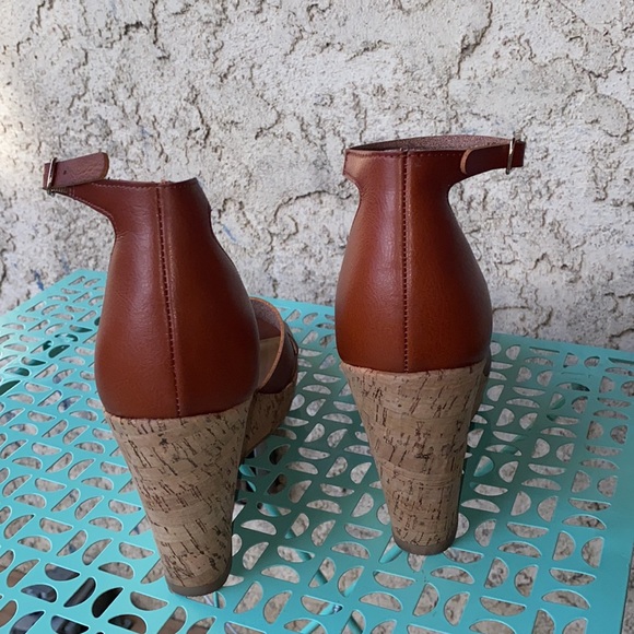 Tan Colored Wedges - Picture 4 of 4